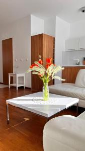 Kuchyňa alebo kuchynka v ubytovaní Mercury two-bedroom apartment & parking