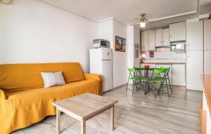 Køkken eller tekøkken på Lovely Apartment In Roquetas De Mar