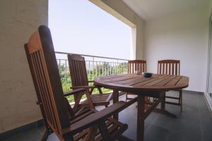 The Valley Collection - Suite B3的阳台或露台