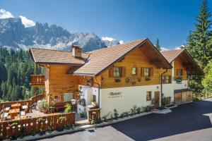 Foto dalla galleria di Gasthof Meierei a Carezza al Lago