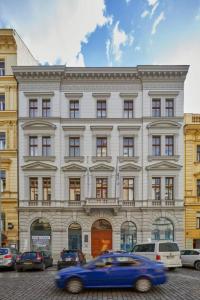 Το κτήριο όπου στεγάζεται  το διαμέρισμα