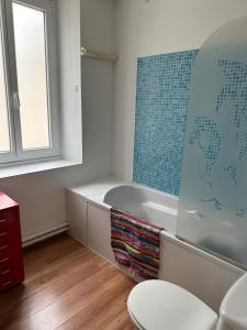 Bilik mandi di Bel appartement avec wifi à Noyarey