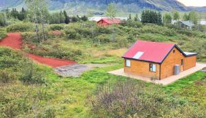 Gallery image of Svanahvammur - Swan Cabin in Vaðlækir