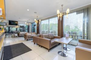 Istumisnurk majutusasutuses Hotel Rocca al Mare