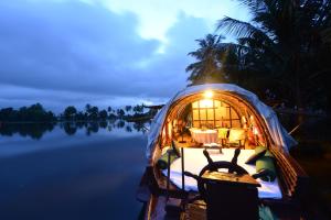 Gallery image of Spice Coast Cruises - Houseboat in Alleppey