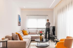 A television and/or entertainment centre at Margiani Studio & Apartment