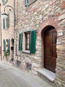 Fotografie z fotogalerie ubytování Romantic Escape in Medioeval Passignano -Lake View v destinaci Passignano sul Trasimeno