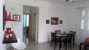 Uma área de estar em Furnished in class A