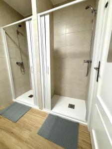 Ένα μπάνιο στο Famycus Rooms - Habitaciones privadas Murcia Centro