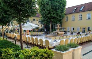 Aed väljaspool majutusasutust Hotel Kristály Imperial