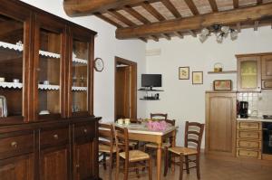 Kuchyň nebo kuchyňský kout v ubytování Agriturismo Renai e Monte II