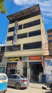 Budova, kde se hotel nachází + 45 fotografií