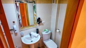 Ένα μπάνιο στο Apartalux Aqua Marina +28 φωτογραφίες