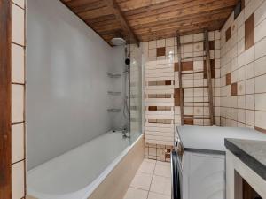 Koupelna v ubytování Appartement 6 pers, balcon, wifi à Tignes - FR-1-502-583 + 10 fotografií