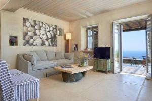 Gallery image of VILLA MELIA 200m2 - Serenity Spectacular View in Ktikádhos
