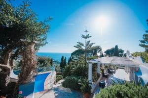 Naturlandskabet i nærheden af villaen