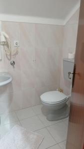Ένα μπάνιο στο Quarto no Rua Grande 70