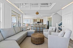 Istumisnurk majutusasutuses Ocean Views I Sleeps 12 I Walk to Beach I Pool