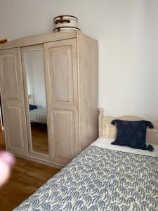 Posteľ alebo postele v izbe v ubytovaní GOŚCINIEC STRZECHA