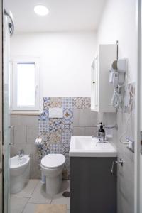 A bathroom at Eleganza in Centro sul Lago - Anguillara Sabazia