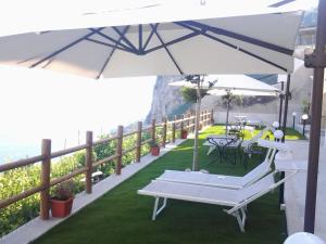 Vonkajšia záhrada v ubytovaní Villa Amalfi