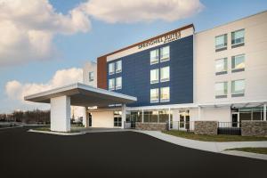 フランクフォートにあるSpringHill Suites by Marriott Lexington Frankfortの病院前面の表面