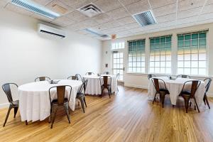 Εστιατόριο ή άλλο μέρος για φαγητό στο Green Ash Cabin 101