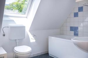 A bathroom at Fröccs Apartmann