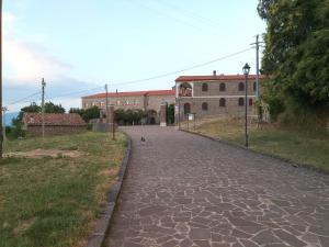 Budova, v ktorej sa dovolenkový dom nachádza