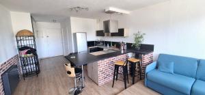 Køkken eller tekøkken på Studio cosy design avec piscine, 8mn de la mer à pied