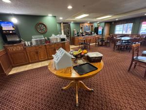 Restaurace v ubytování FairBridge Inn & Suites McAlester
