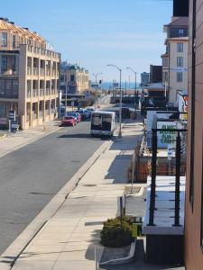 Foto de la galería de The James Suite One-Newly Built, 2 BR, Beach Block en Atlantic City
