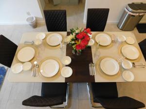 Imagen de la galería de Sunset 205, sleeps six, next door to the pool, 100m to the beach!, en Jacó
