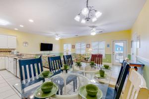 Køkken eller tekøkken på Purple House - East