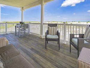 Fotografie z fotogalerie ubytování Oceanfront Ocean Views Wifi Beach Badges Decks Spectacular Oceanfront -- With Fantastic Views -- Located In Prestigious Harvey Cedars Just v destinaci Harvey Cedars