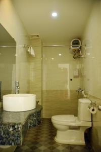 Phòng tắm tại Ly Ky Hotel