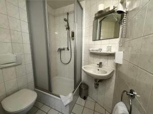Koupelna v ubytování Hotel Zu den Linden