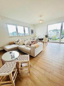 Χώρος καθιστικού στο Beautiful 2 bedrooms flat in Luxembourg