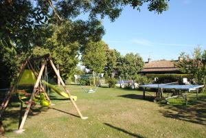 Κήπος έξω από το Issigeac, Gîte tout confort, Piscine chauffée