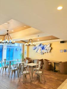 Khu vực ghế ngồi tại Pacific Park Hotel