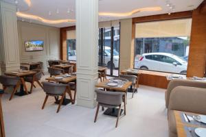 Istumisnurk majutusasutuses FAHO Hôtel
