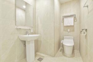 Berith Hotel的一间浴室