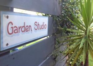 Taman di luar 5 min stroll to the heart Of Huskisson