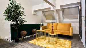 Afbeelding uit fotogalerij van Suite Détente #7# - Jacuzzi & Projection self check in in Roubaix