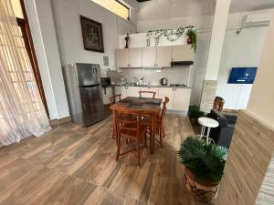 Dapur atau dapur kecil di D Lion Studio Appartment +10 gambar
