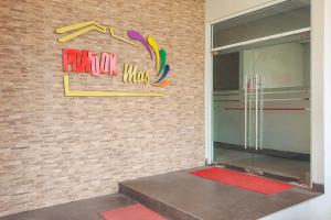 Gallery image of Urbanview Hotel Pondok Mas Cirebon By RedDoorz in Cirebon +25 photos