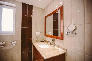 Kúpeľňa v ubytovaní Elixír Medical Wellness Hotel