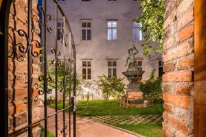 Vonkajšia záhrada v ubytovaní Best Western Plus Celebrity Suites