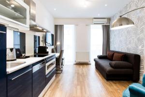 Kuchyňa alebo kuchynka v ubytovaní Best Western Plus Celebrity Suites