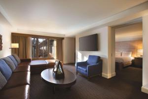 Posezení v ubytování Hyatt Regency Lake Tahoe Resort, Spa & Casino